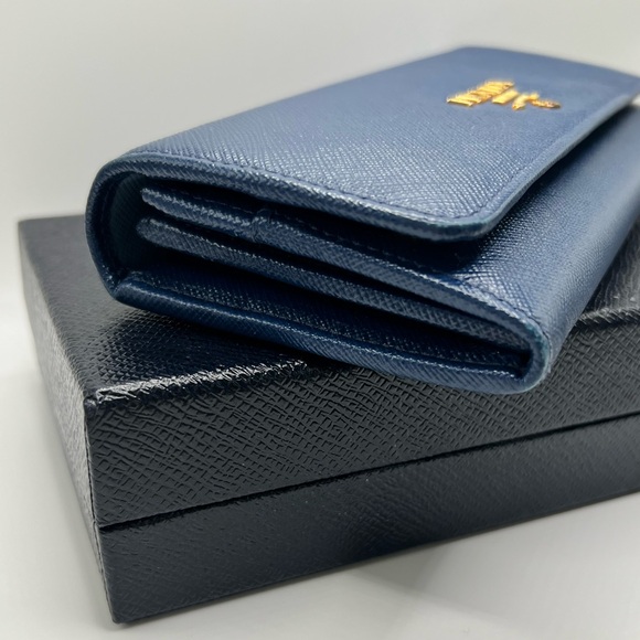 EUC π¦ PRADA Large Navy Blue Saffiano Leather Wallet ID Card Case Gold Chain Box - Picture 5 of 16